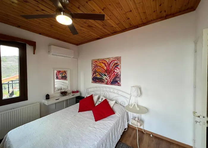 Αετοφωλιά-Aetofolia *